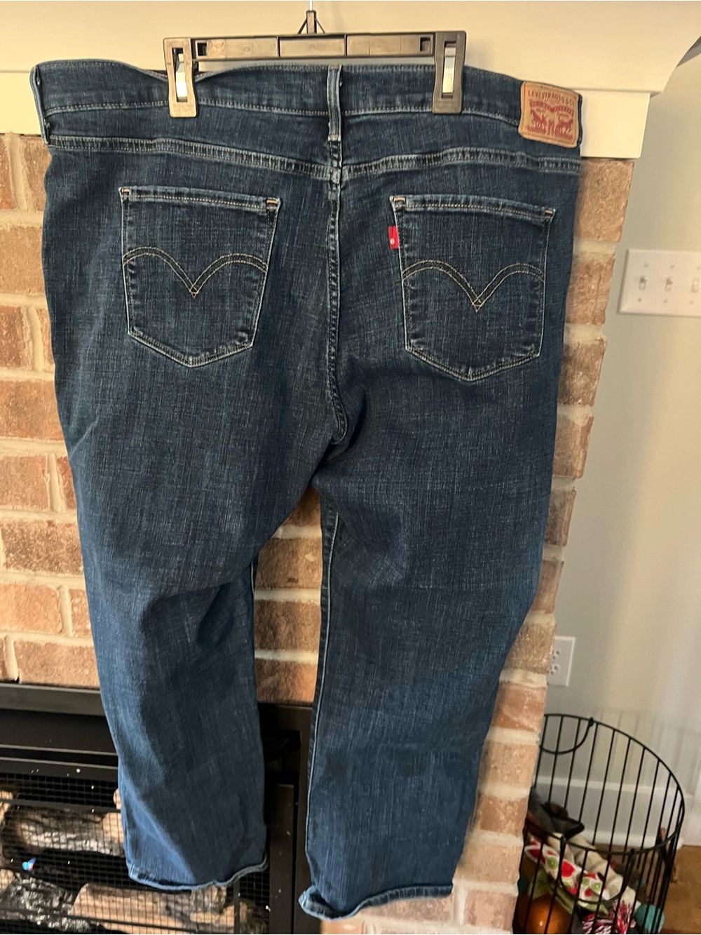 Levi's Women's Straight Leg Jeans in Dark Blue Wash - Picture 3 of 4
